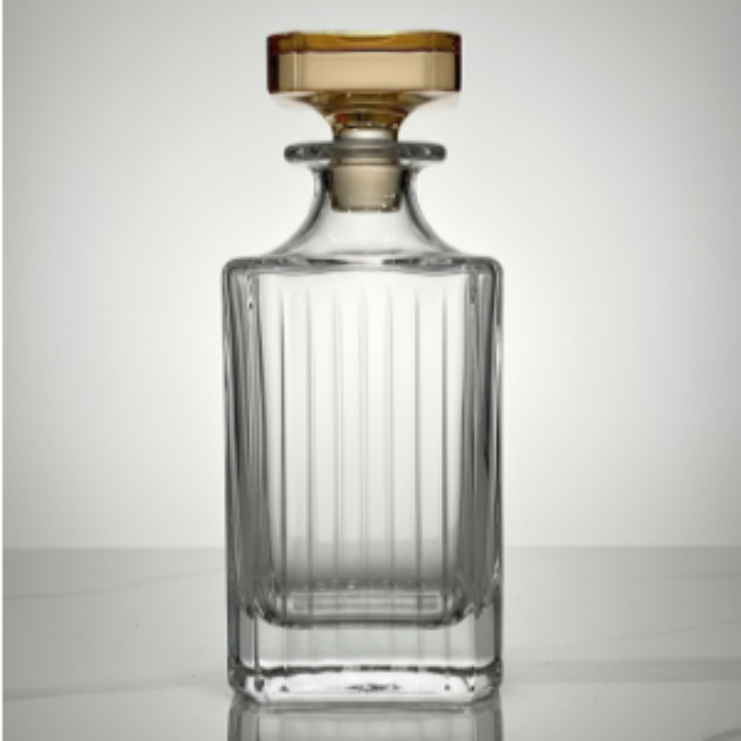 SQUARE LIQUOR BOTTLE W/ AMBER DIAMOND COVER
