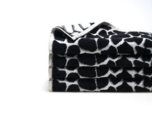 DAZZLE METALLIC TOWEL BLACK/GOLD/WHITE HAND