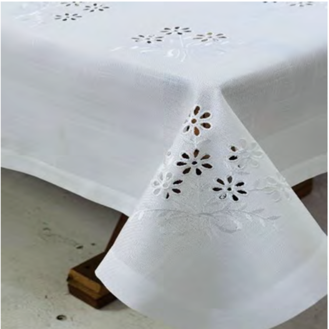 WHITE BOUQUET FLOWER TABLECLOTH