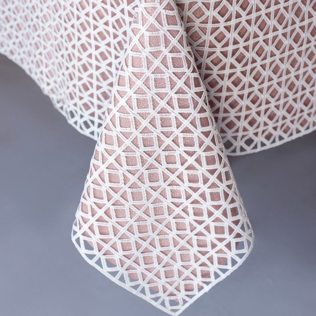 DIAMOND LATTICE UNLINED WHITE TABLECLOTH