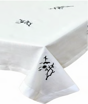 BLACK/WHITE FLOWER TABLECLOTH