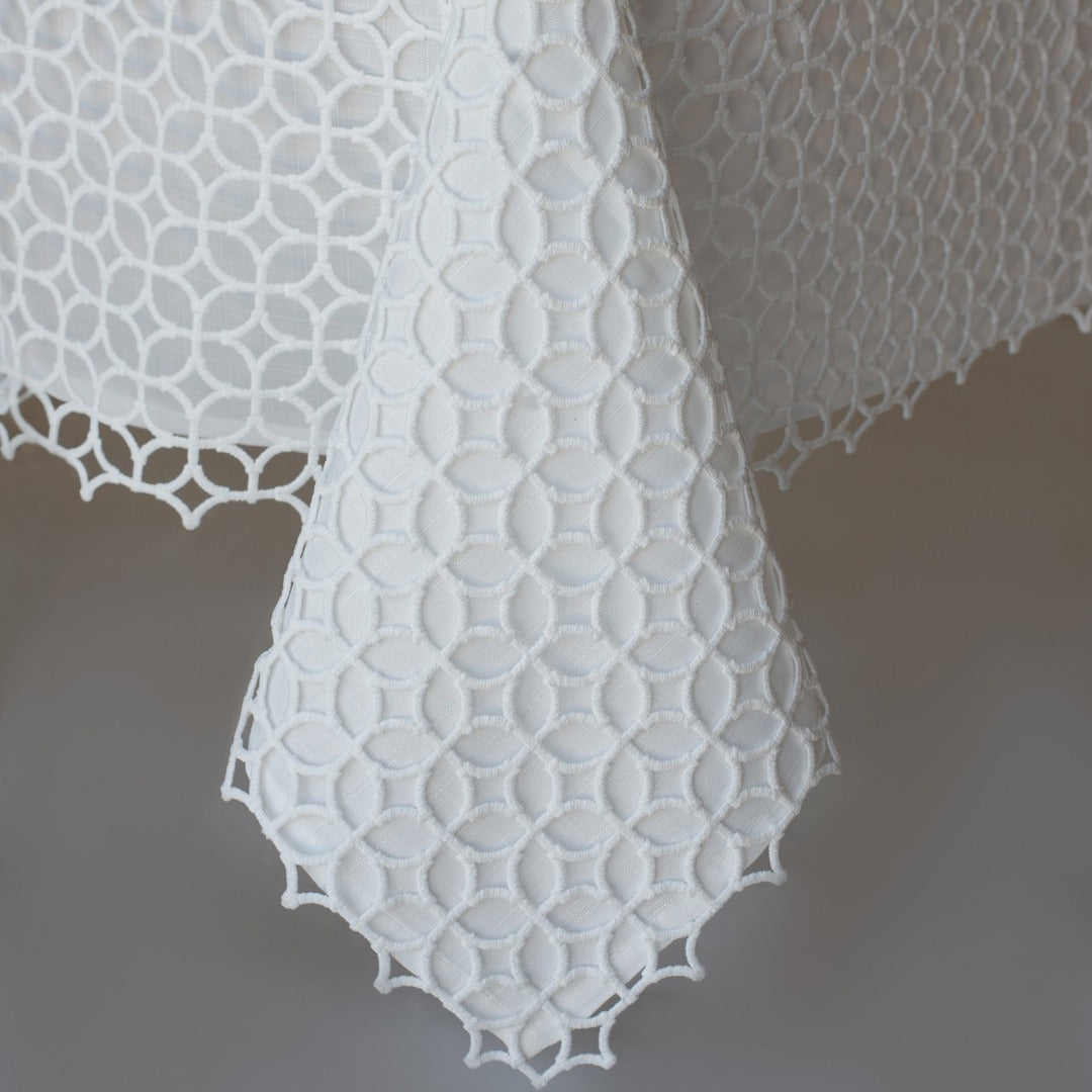 WHITANA LINED TABLECLOTH