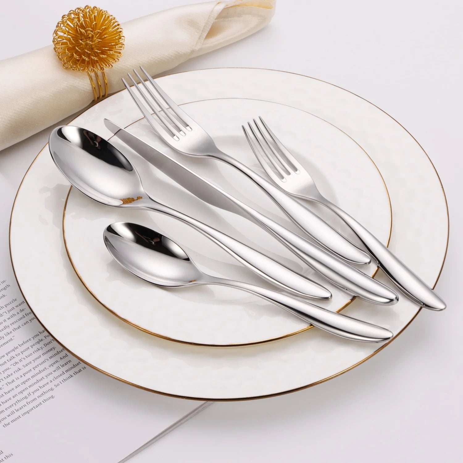 20 PC FLATWARE SET SILVER W/ WAVY HANDLES
