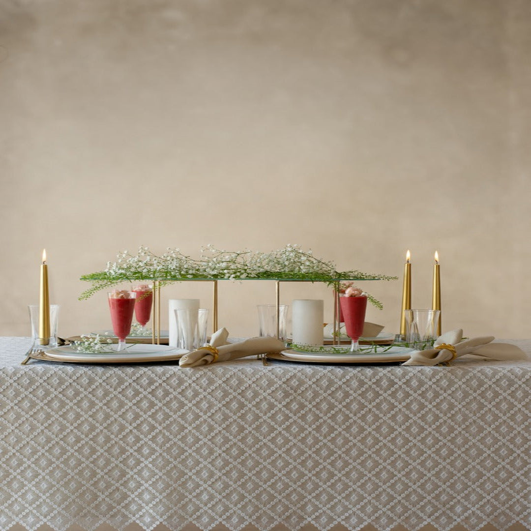 TRELLIS UNLINED WHITE TABLECLOTH