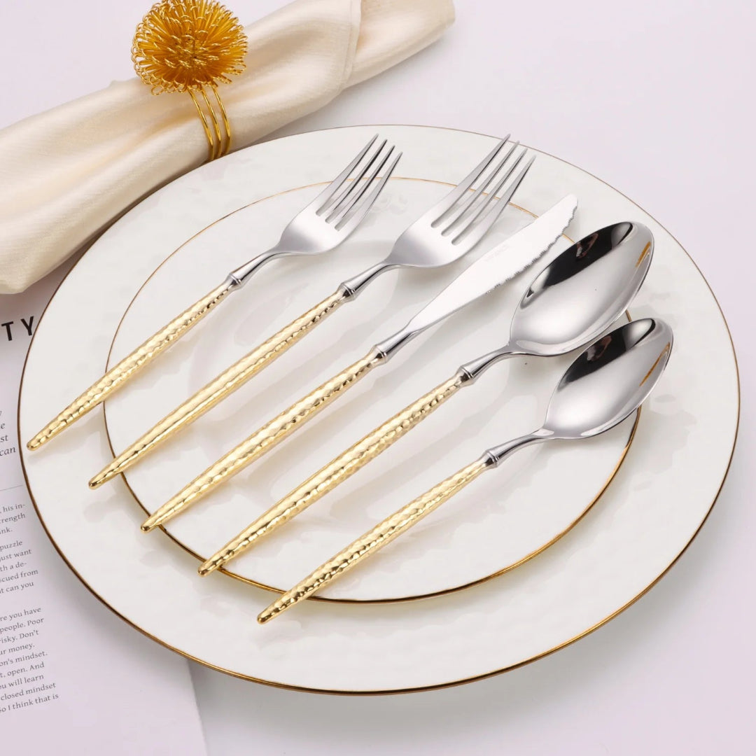 20 PC FLATWARE SET SILVER W/ GRADUATING HAMMERED HANDLES