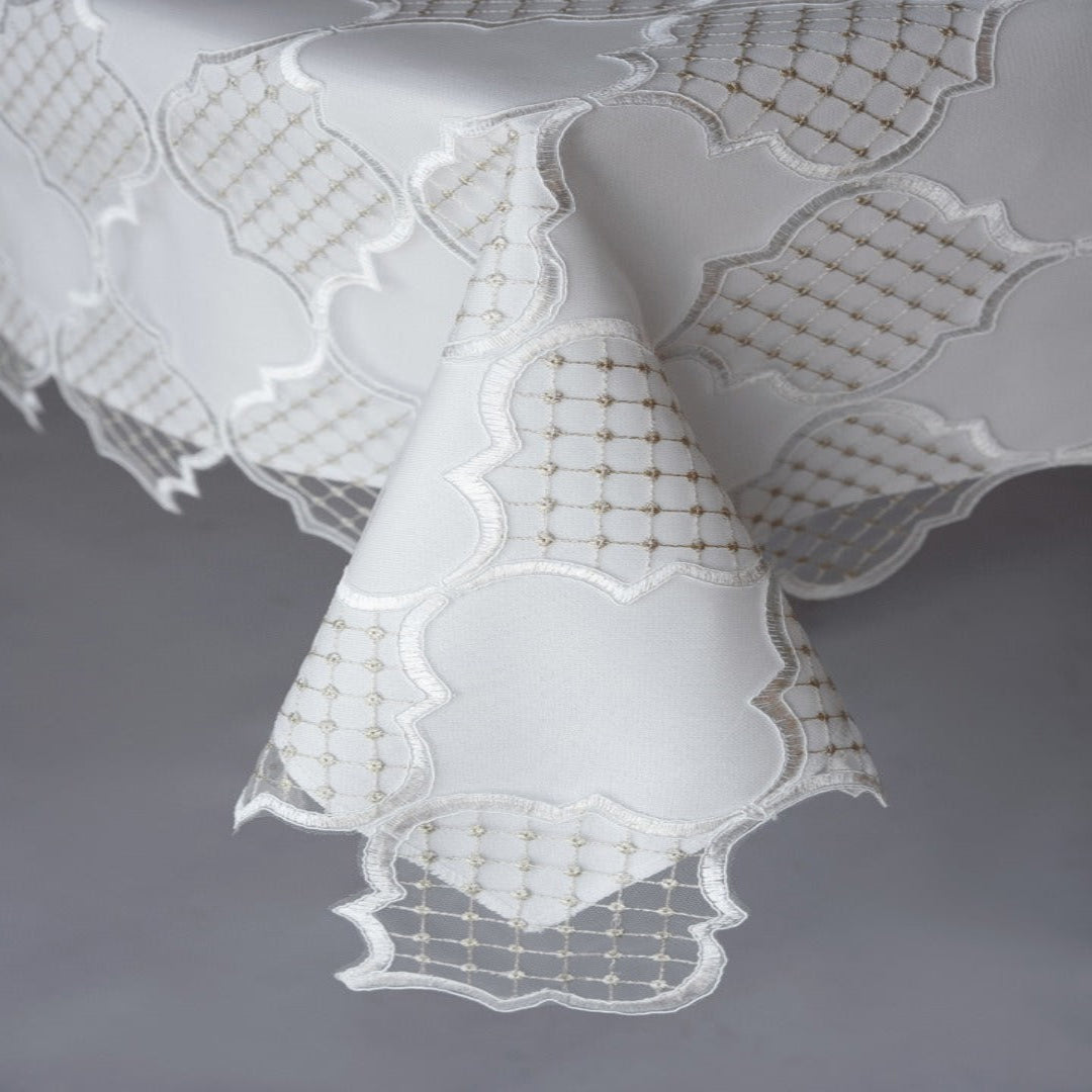 KINGSTONE GOLD DOTS TABLECLOTH