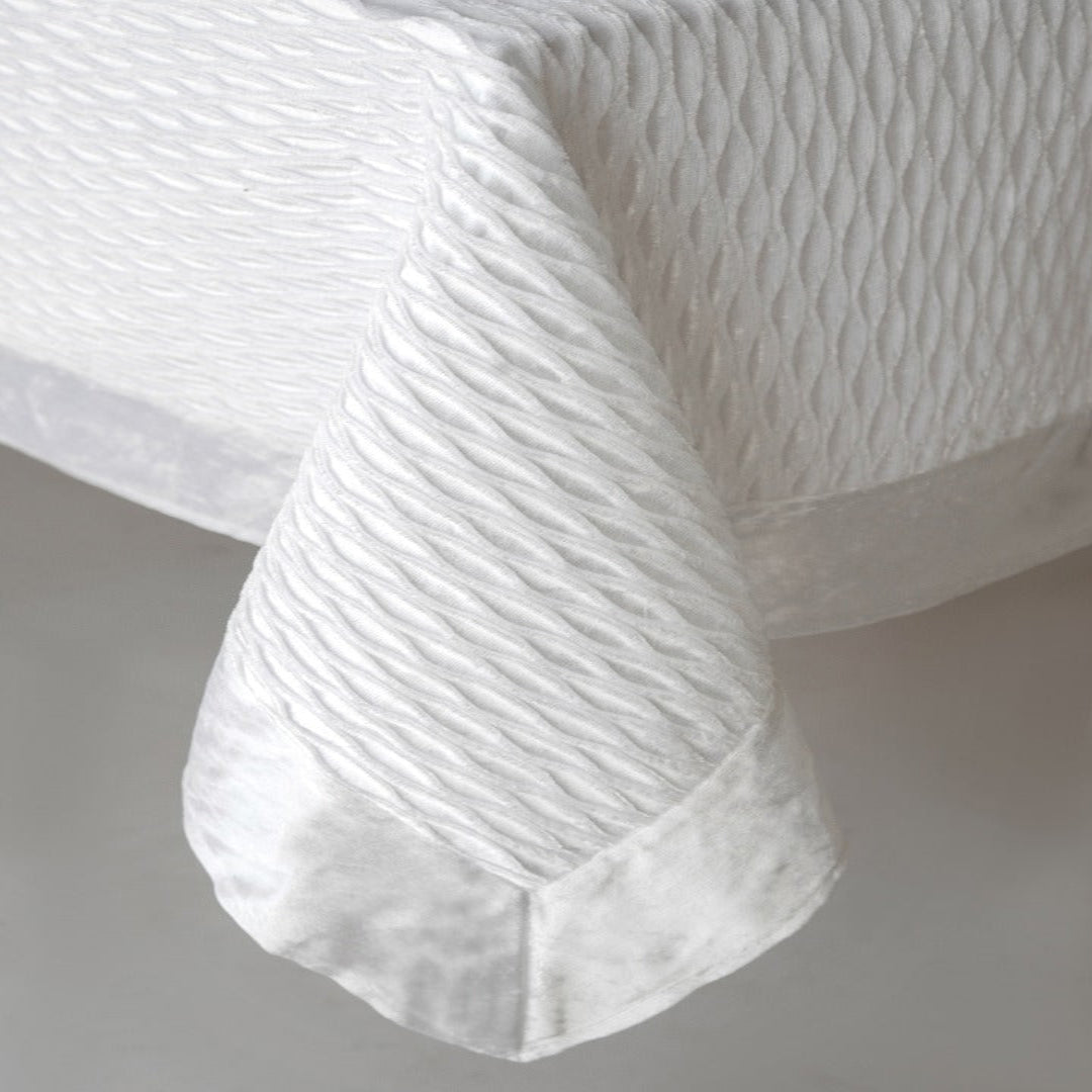 VELVETTE TABLECLOTH
