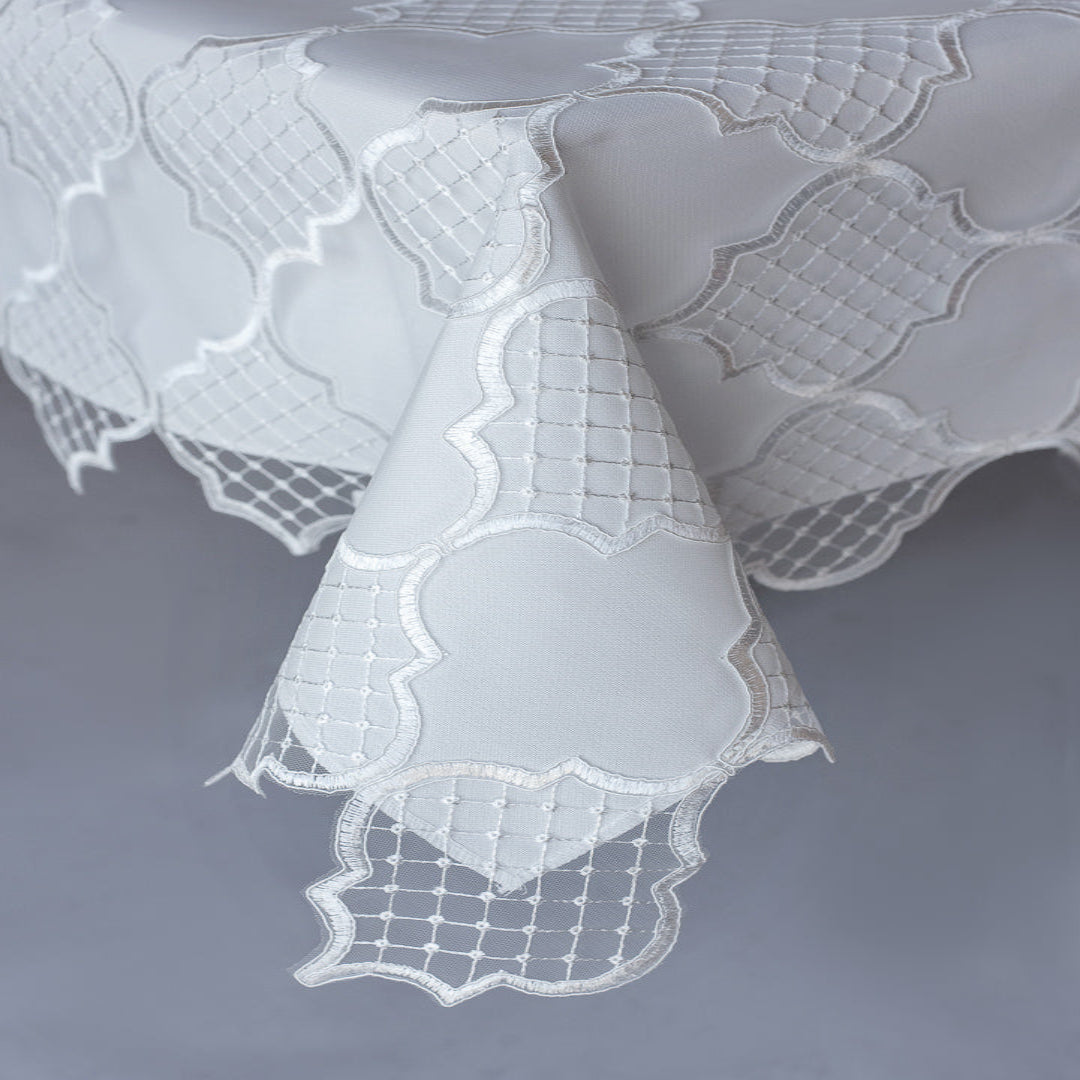 KINGSTONE WHITE TABLECLOTH