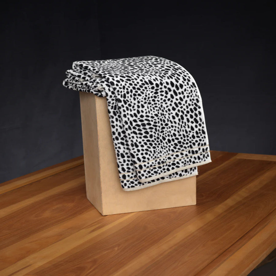 BLACKBERRY HAND TOWEL 19 X 30