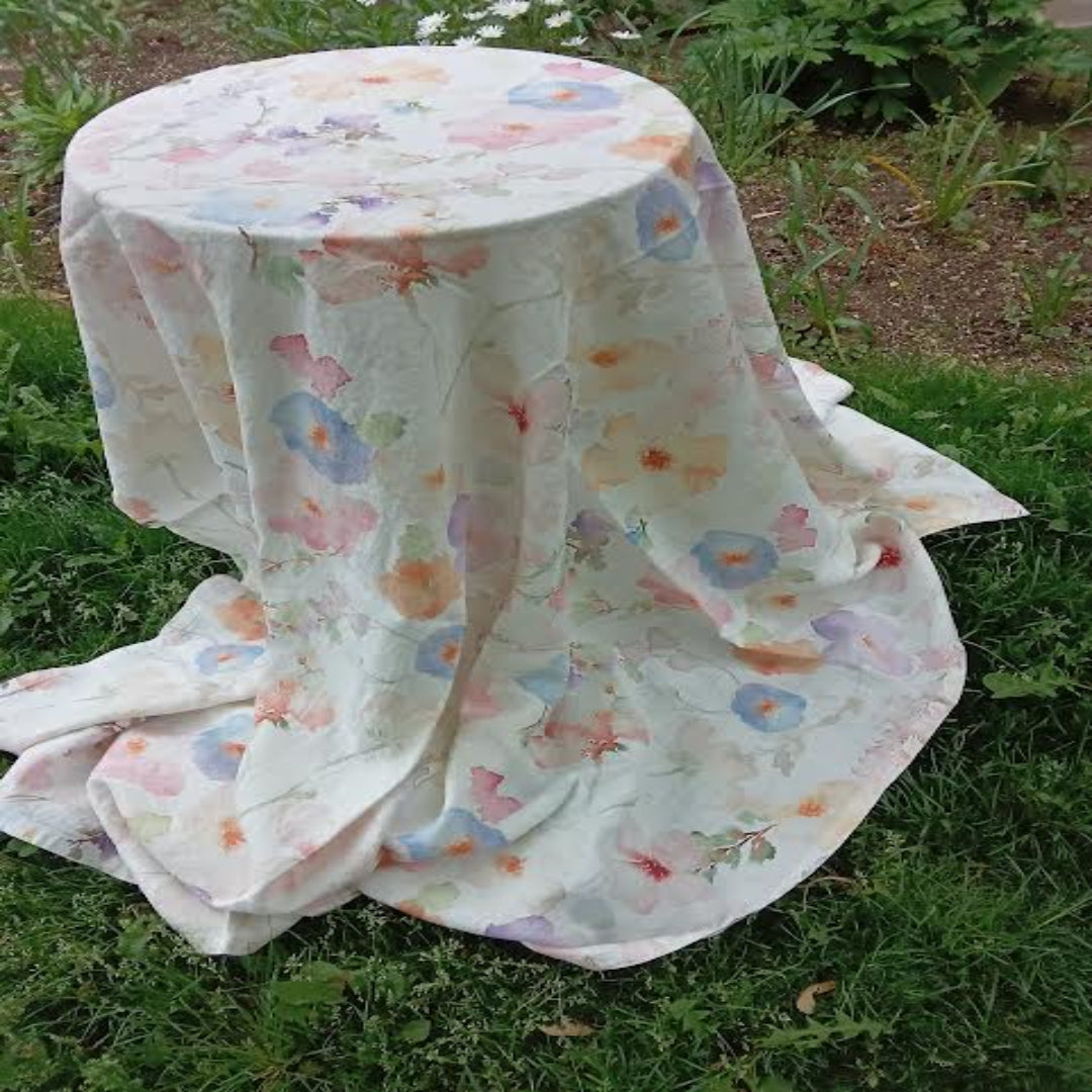 RK WHISPER TABLECLOTH