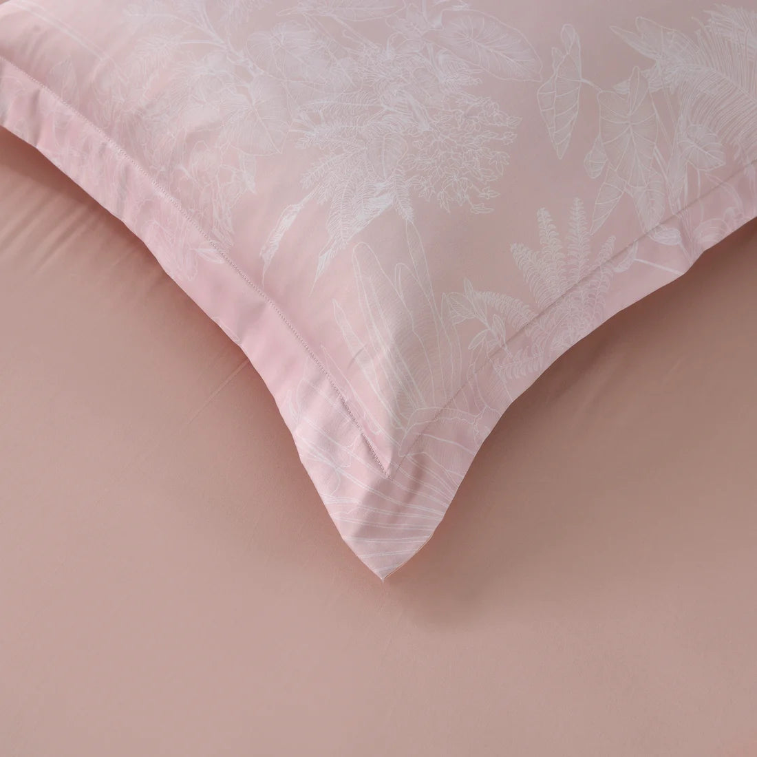 OPULENT DESIGN BERMUDA BREEZE LINEN SET