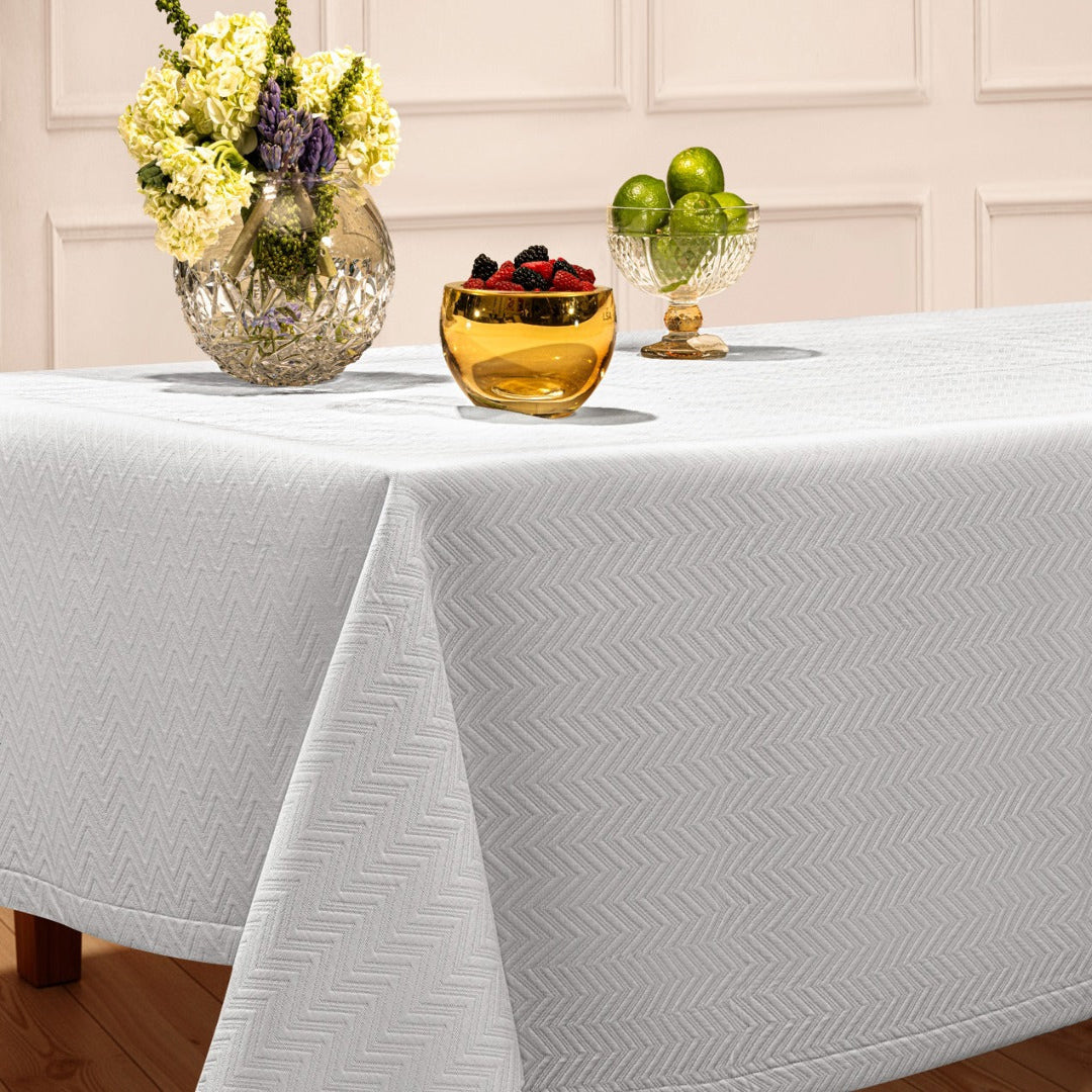 EUROPEAN ART DESIGN RITZ WHITE TABLECLOTH