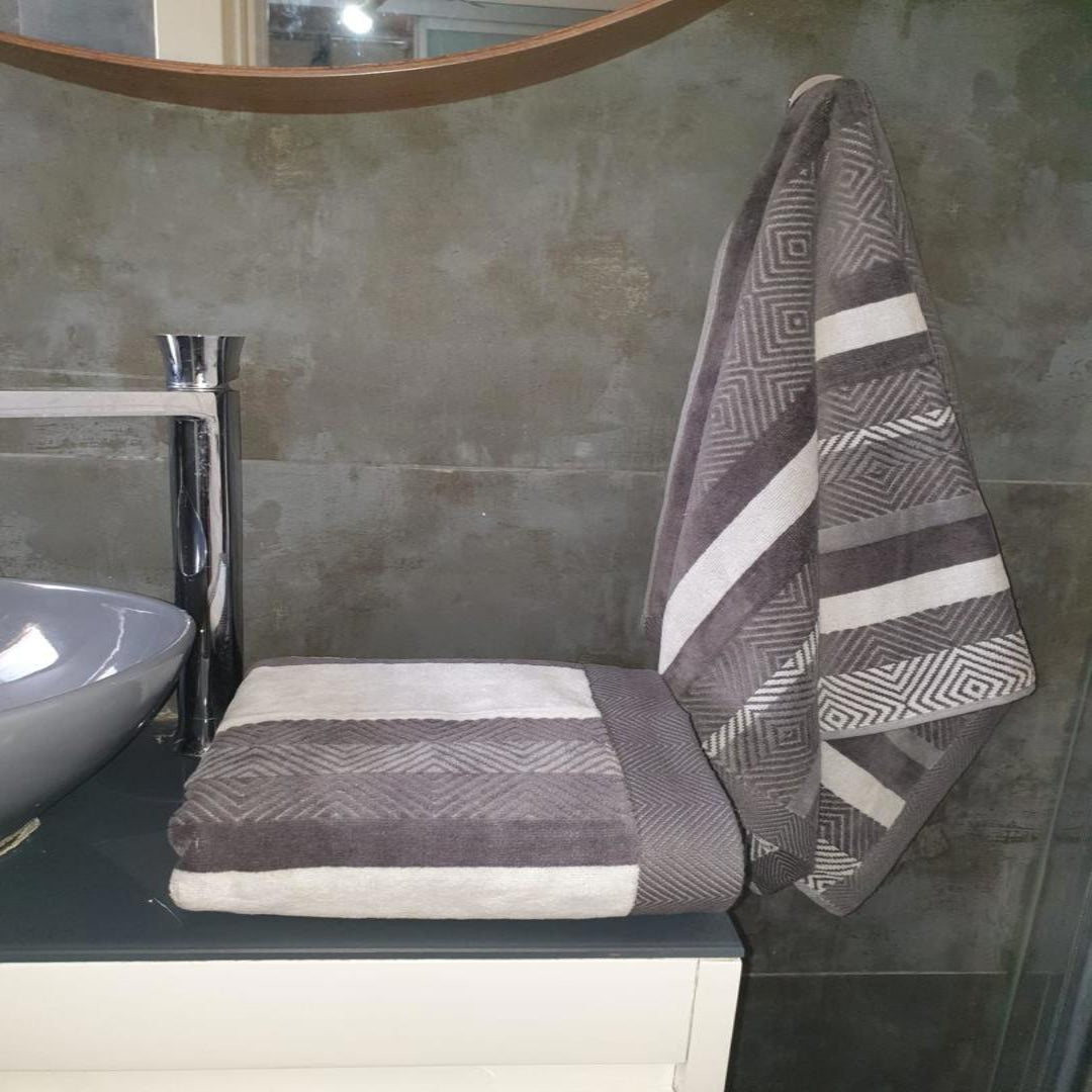 ZIGZAG HAND TOWEL
