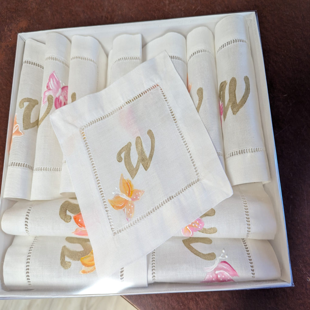 HAND-PAINTED NAPKIN WITH INITIAL